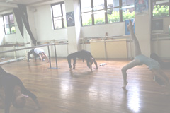 床でのストレッチ